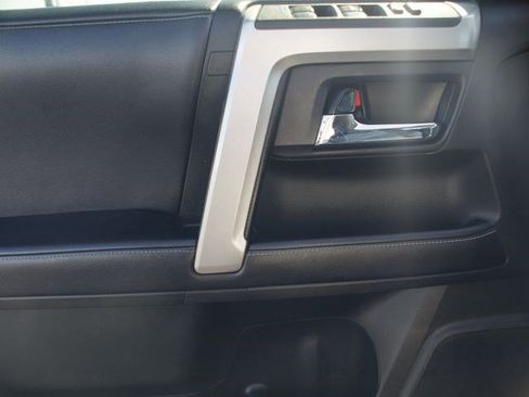 Used 2018 Toyota 4Runner SR5 Premium image 28