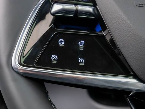 New 2026 Cadillac Optiq Luxury 1 image 23