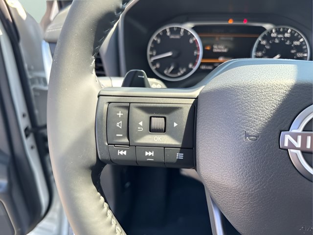 Used 2025 Nissan Rogue SV AWD/4WD image 14