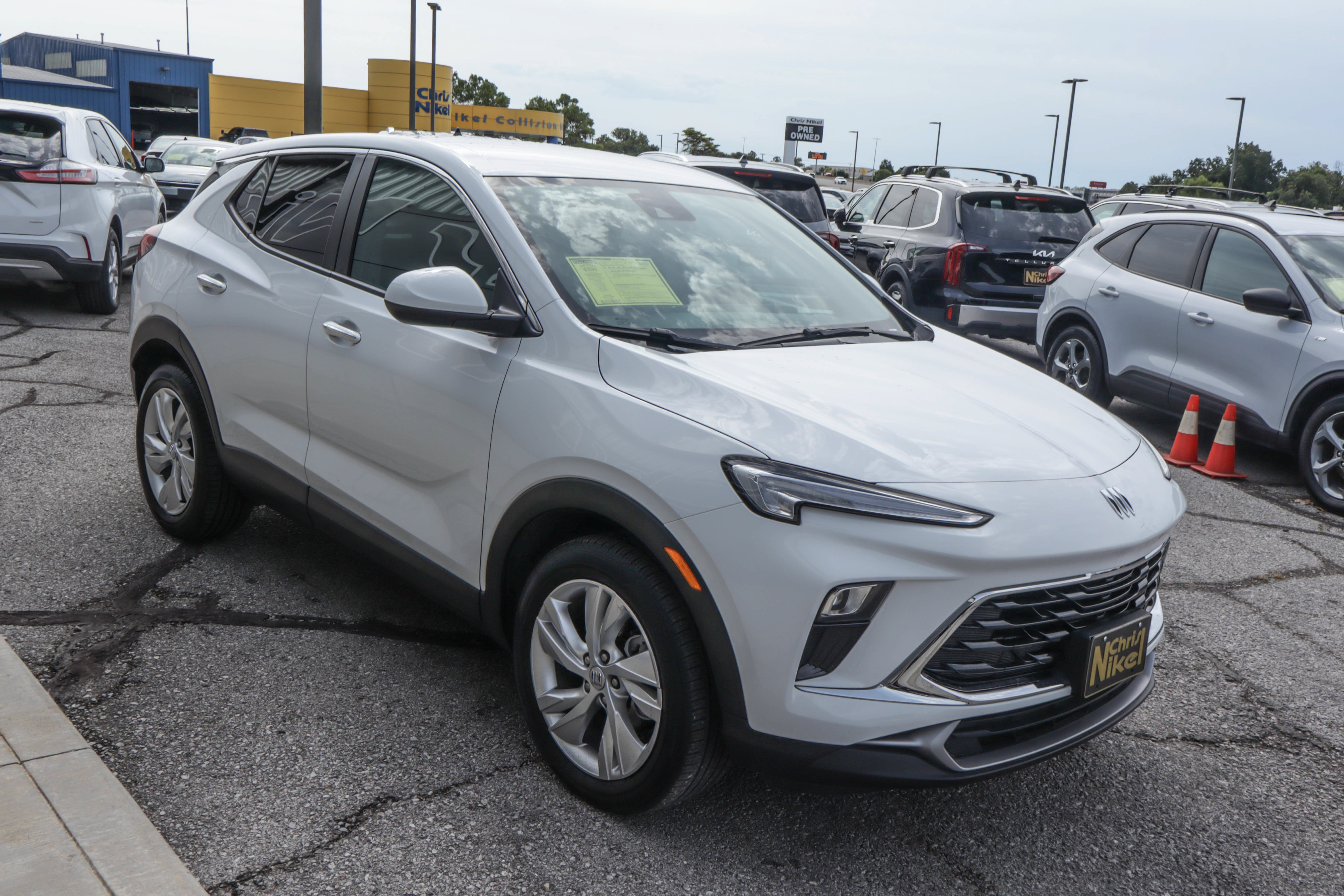 Used 2025 Buick Encore GX Preferred FWD image 3