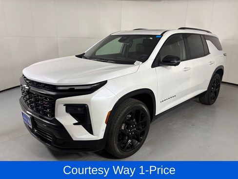 Used 2024 Chevrolet Traverse RS w/ LPO, Floor Liner Package AWD/4WD image 5