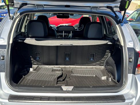 Certified 2022 Subaru Crosstrek 2.5i Limited w/ Moonroof Package 2 image 9