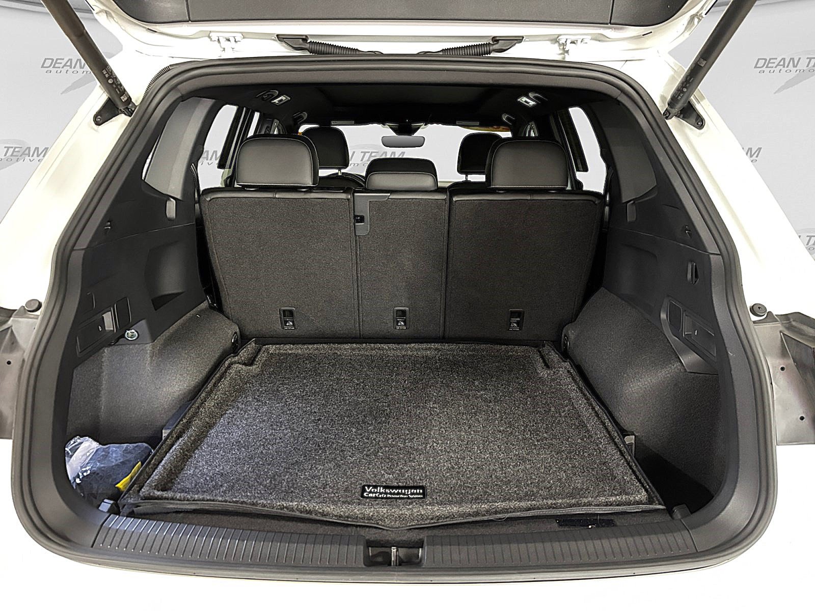 Used 2024 Volkswagen Tiguan SE R-Line AWD/4WD image 17