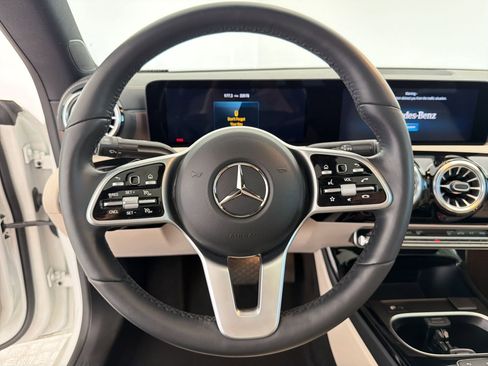 Used 2022 Mercedes-Benz CLA 250 4MATIC image 18