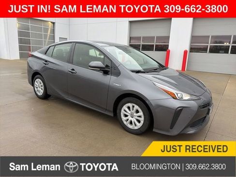Used 2019 Toyota Prius LE image 1