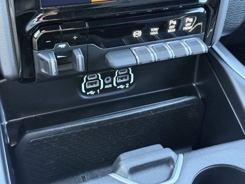 Used 2022 RAM 2500 Big Horn w/ Night Edition AWD/4WD image 31