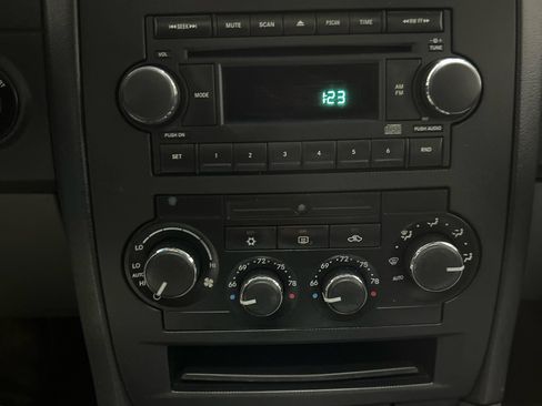 Used 2005 Dodge Magnum R/T w/ Convenience Group II RWD image 15