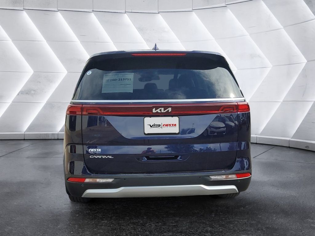 Used 2023 Kia Carnival LX FWD image 5