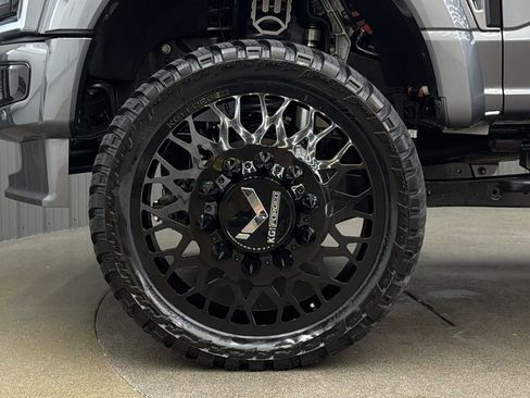 Used 2026 Ford F450 Platinum w/ FX4 Off-Road Package image 10