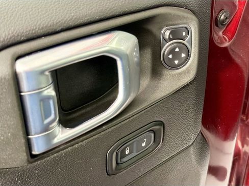 Used 2021 Jeep Wrangler Unlimited Sahara w/ Uconnect 4C Nav & Sound Group image 18