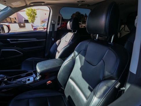Used 2022 Kia Telluride S image 15