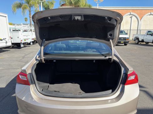 Used 2023 Chevrolet Malibu LT FWD image 14