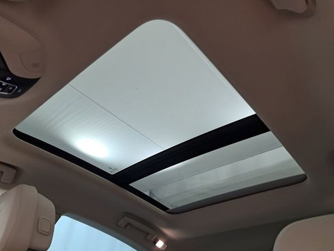 Used 2021 Maserati Levante S image 8