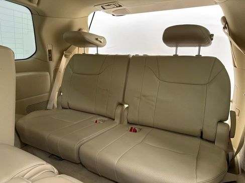 Used 2013 Lexus LX 570 4WD image 38