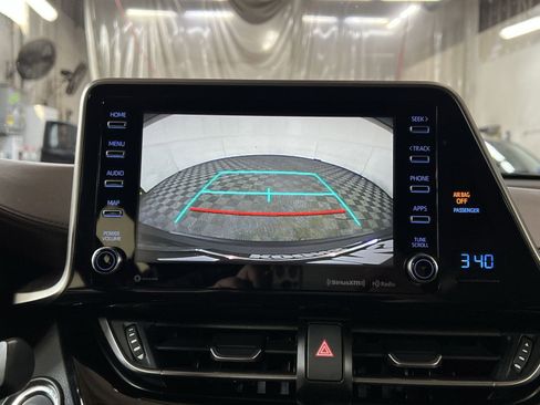 Used 2019 Toyota C-HR Limited FWD image 19