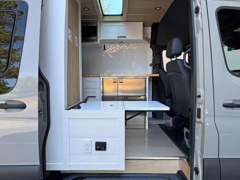 Used 2023 Mercedes-Benz Sprinter 2500 image 38