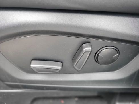 Used 2022 Ford Explorer XLT w/ Equipment Group 202A image 20