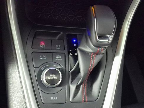 New 2025 Toyota RAV4 SE image 17