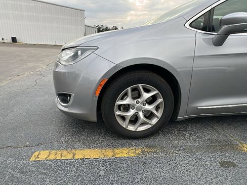 Used 2019 Dodge Grand Caravan GT image 2