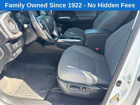 Used 2022 Toyota Tacoma SR5 w/ Technology Package RWD image 9