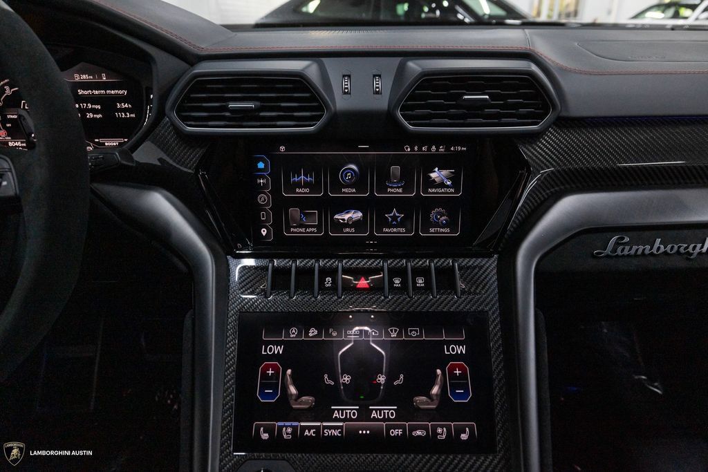 Used 2024 Lamborghini Urus Performante AWD/4WD image 52
