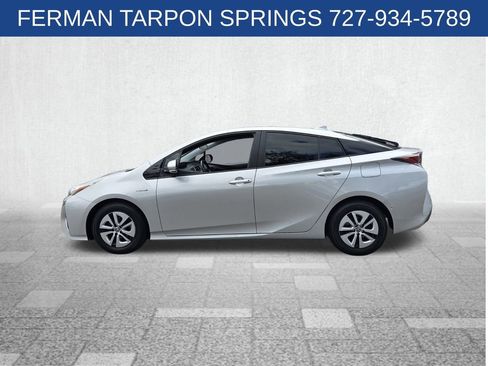 Used 2018 Toyota Prius Four Touring image 4