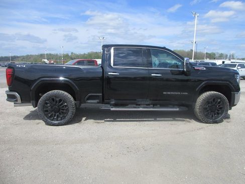 New 2026 GMC Sierra 2500 SLT w/ SLT Premium Package AWD/4WD image 3