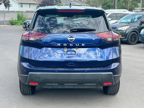 Used 2025 Nissan Rogue SV AWD/4WD image 6