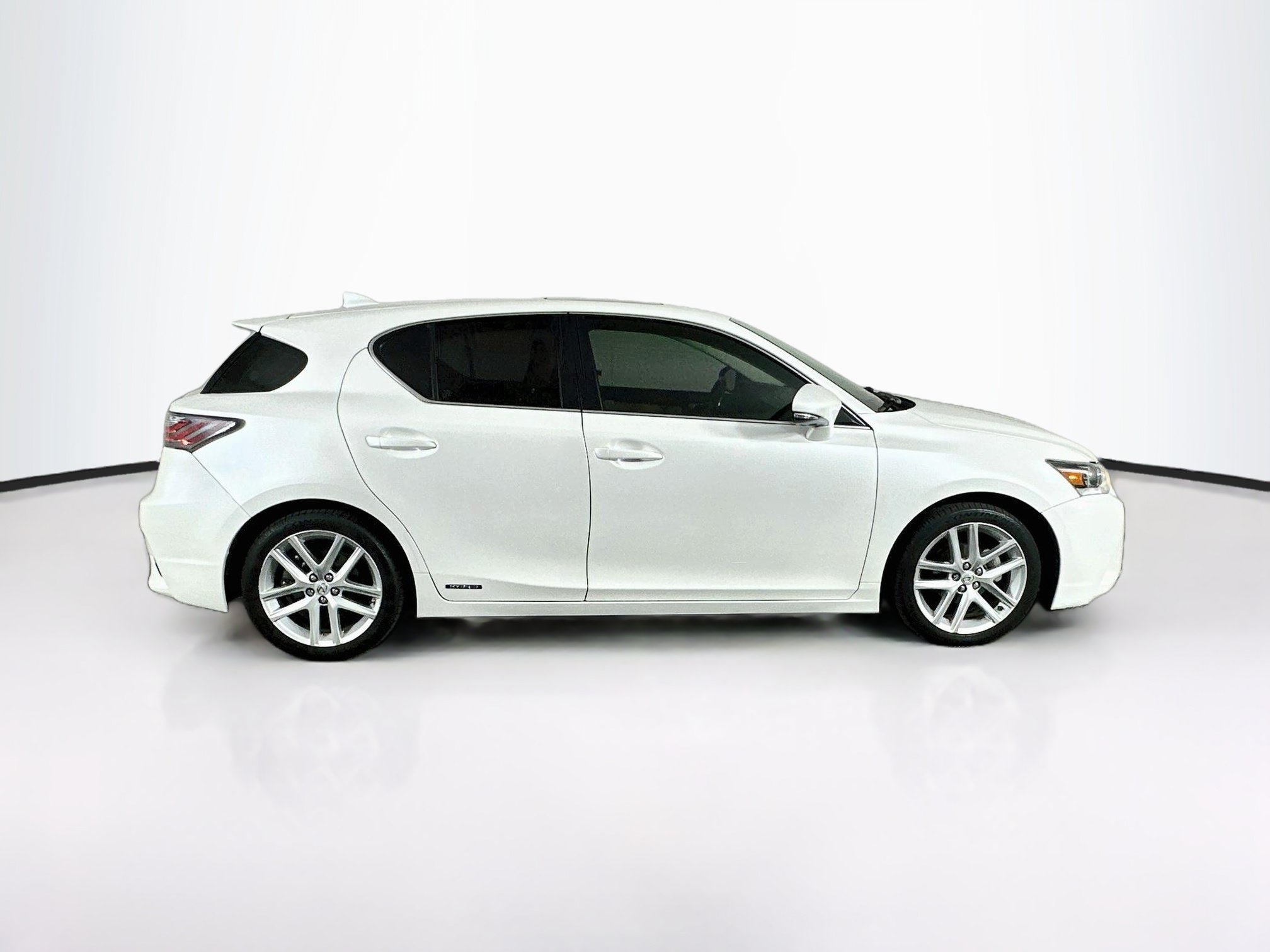 Used 2016 Lexus CT 200h w/ Seat Comfort Package FWD image 10