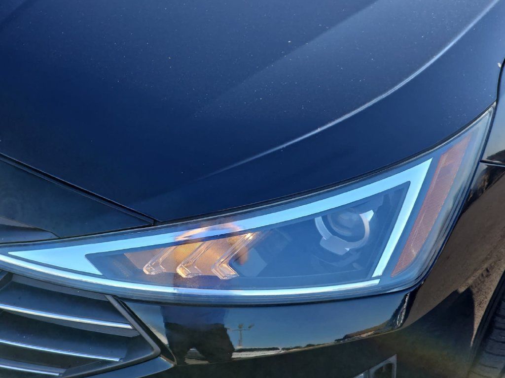Used 2019 Hyundai Elantra SE FWD image 31