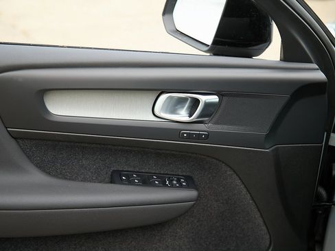 New 2025 Volvo XC40 B5 Plus w/ Protection Package Premier image 11