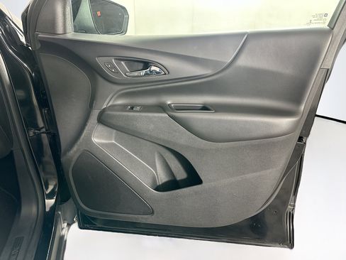 Used 2020 Chevrolet Equinox LT w/ Driver Convenience Package image 31