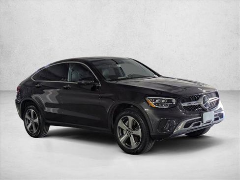 Used 2023 Mercedes-Benz GLC 300 4MATIC Coupe image 3