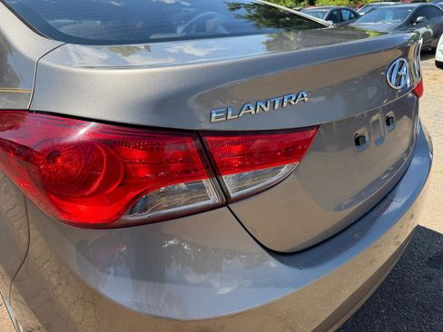 Used 2012 Hyundai Elantra Limited w/ Technology Pkg 5 FWD image 12