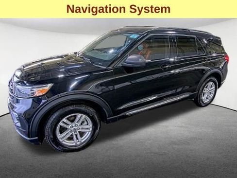 Used 2022 Ford Explorer XLT w/ Equipment Group 202A AWD/4WD image 4