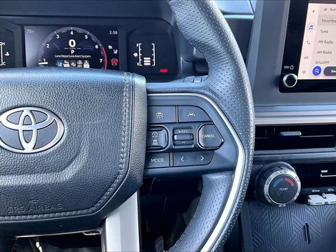 Used 2025 Toyota 4Runner SR5 AWD/4WD image 24