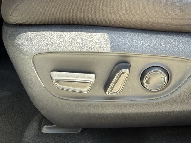 Used 2025 Toyota RAV4 XLE FWD image 27