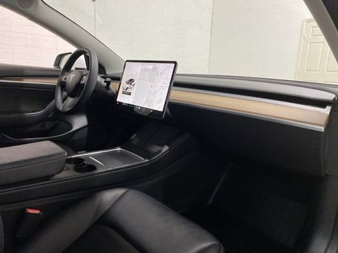 Used 2023 Tesla Model 3 Standard Range image 21