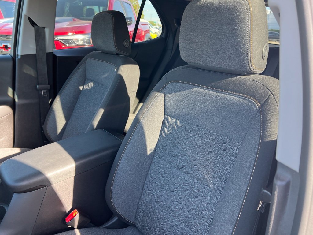 Used 2024 Chevrolet Equinox LT w/ LPO, Floor Liner Package FWD image 5