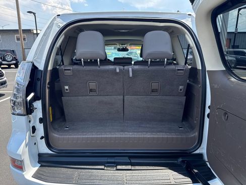 Used 2019 Lexus GX 460 AWD/4WD image 25