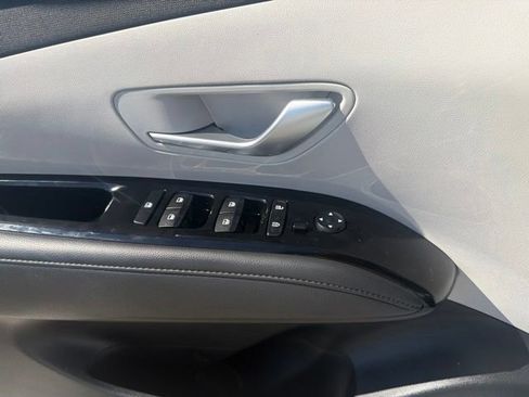 Certified 2024 Hyundai Tucson Limited AWD/4WD image 11
