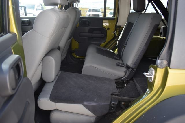 Used 2010 Jeep Wrangler Unlimited Rubicon AWD/4WD image 18