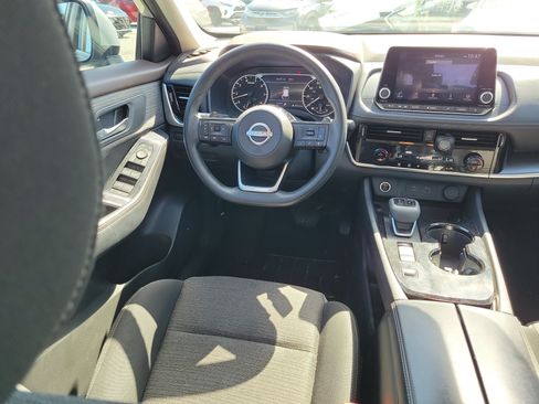Used 2023 Nissan Rogue SV FWD image 16