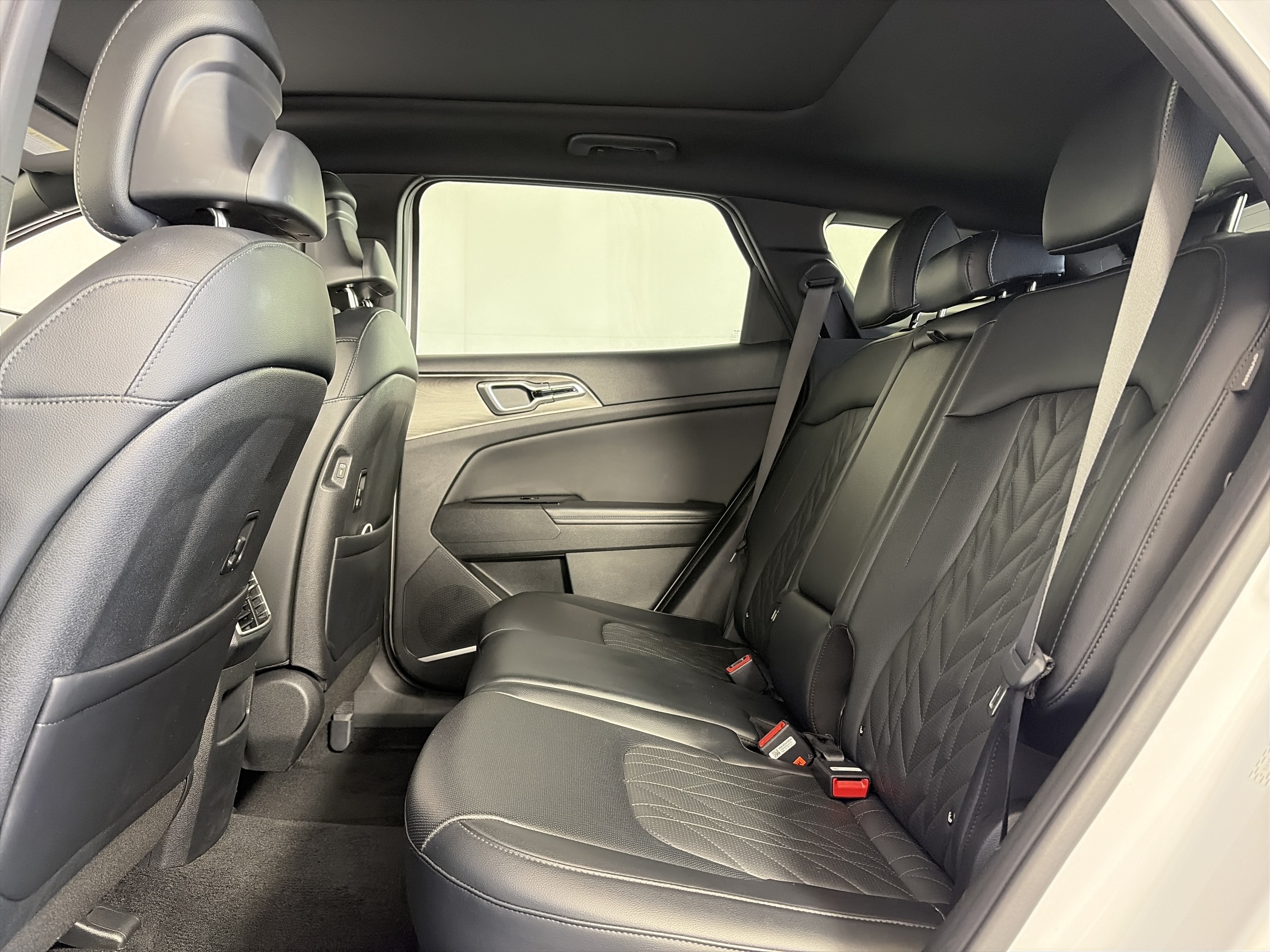 Certified 2024 Kia Sportage X-Line w/ X-Line Premium Package AWD/4WD image 6