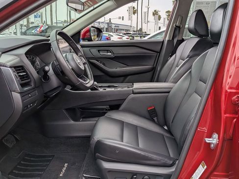 Certified 2024 Nissan Rogue SV w/ SV Premium Package FWD image 14