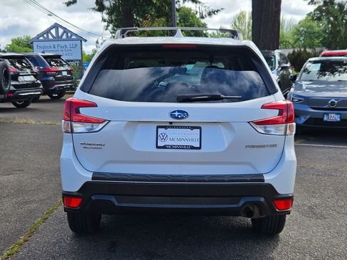 Used 2022 Subaru Forester Premium w/ Popular Package #1 AWD/4WD image 4