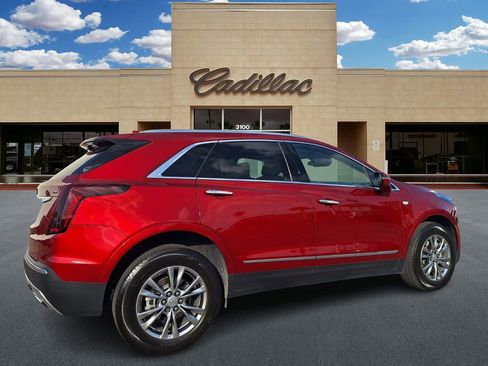 Certified 2023 Cadillac XT5 Premium Luxury image 3