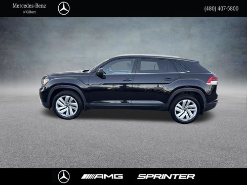 Used 2020 Volkswagen Atlas Cross Sport SE w/ Panoramic Sunroof Package FWD image 2