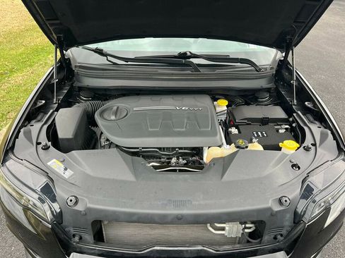 Used 2021 Jeep Cherokee Limited image 41