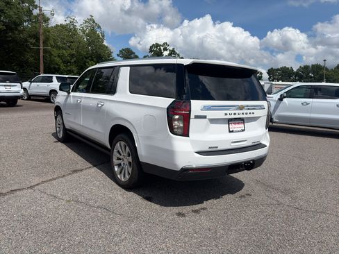 Used 2023 Chevrolet Suburban Premier AWD/4WD image 4
